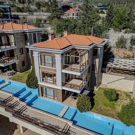 Luxury Mountain 15 Minutes To Sea Villa